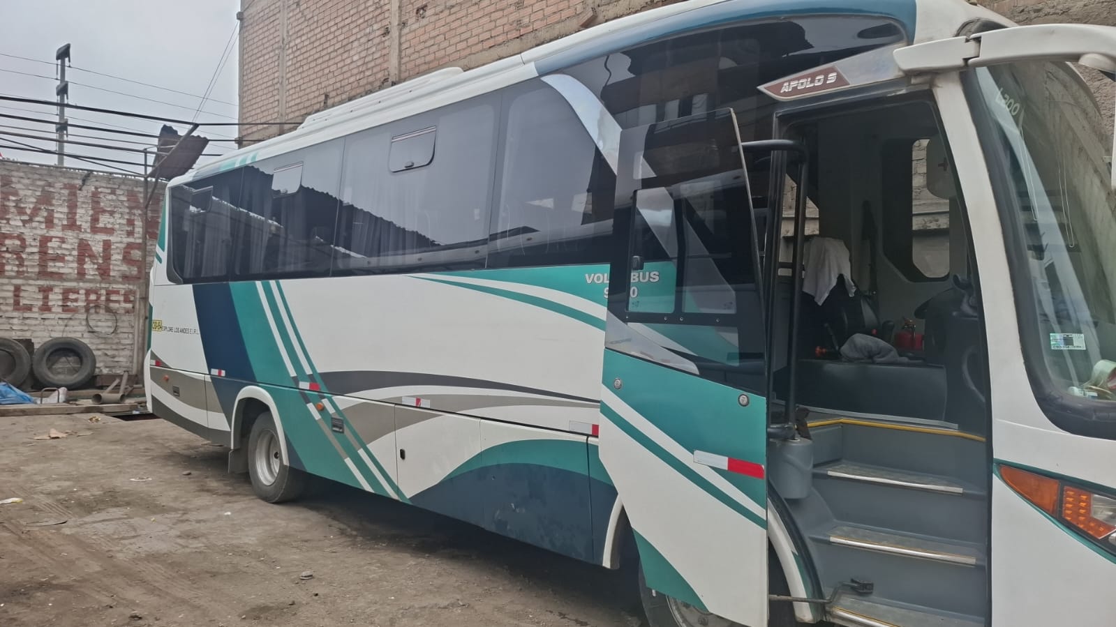 Omnibus Escolar Estandar